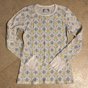 Old Navy thermal long sleeve shirt, size medium. Cream w/ teal & yellow design.